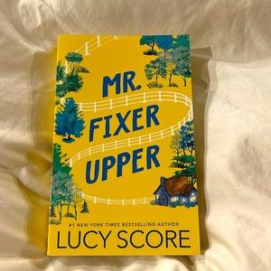 Lucy Score: Mr. Fixer upper